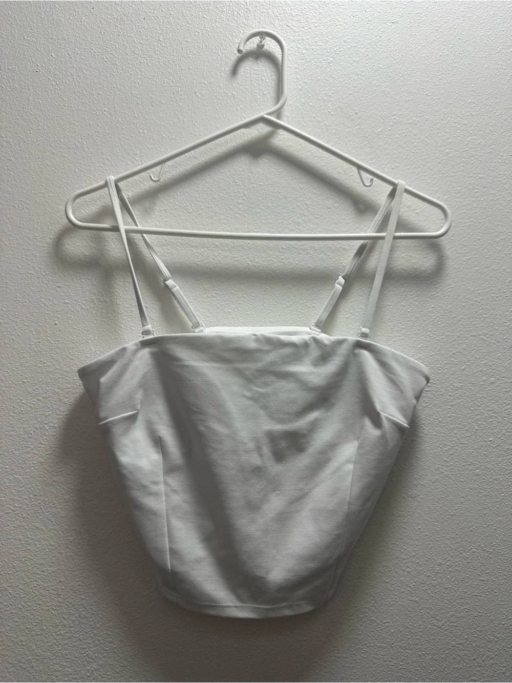 Alo White tank top cropped